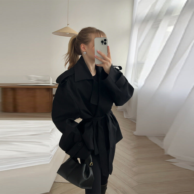 Kvinders Elegant Trench Coat med Bælte og Bred Krave Stilla