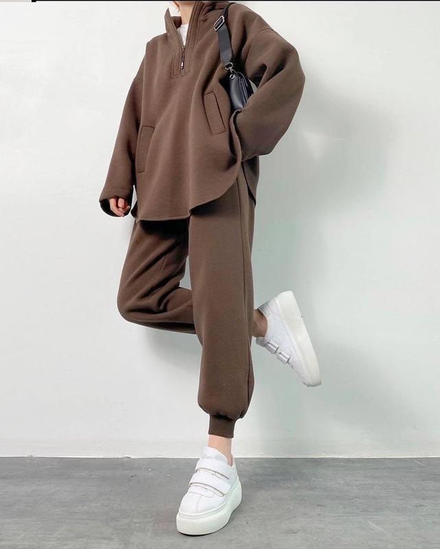 Kvindernes komfortable fleece sæt med kort lynlås og store lommer Skovae
