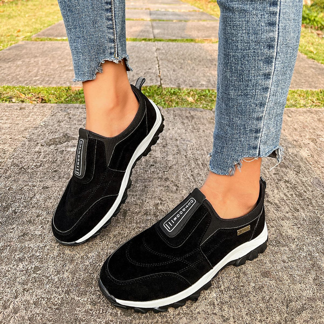 Dame komfortable outdoor sneakers med skridsikker sål og elastisk indgang Stilla