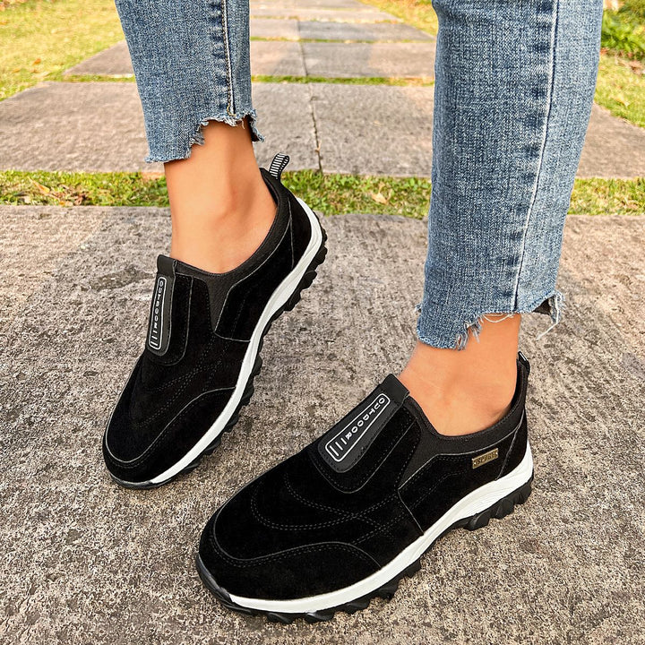 Dame komfortable outdoor sneakers med skridsikker sål og elastisk indgang Stilla
