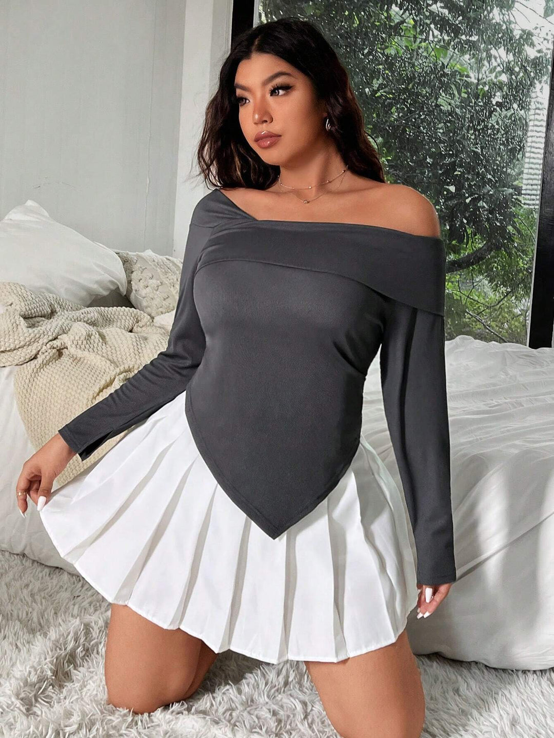 Dame asymmetrisk top med elegant rynk Stilla
