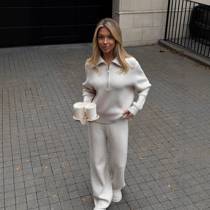 Kvinders strikkede loungewear sæt med høj krave og løs pasform Stilla