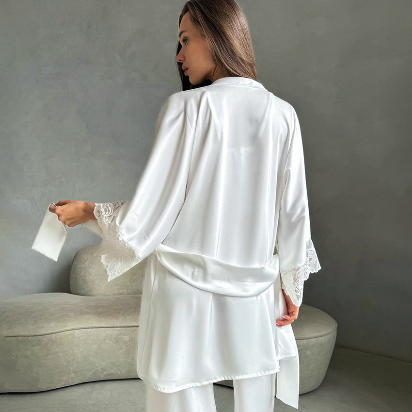 Dame Satin-nattøj-sæt med elegante spidsdetaljer Stilla