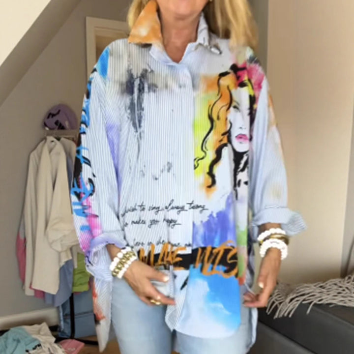 Kvinders kunstnerisk designet oversized bluse med unikt grafisk design Stilla