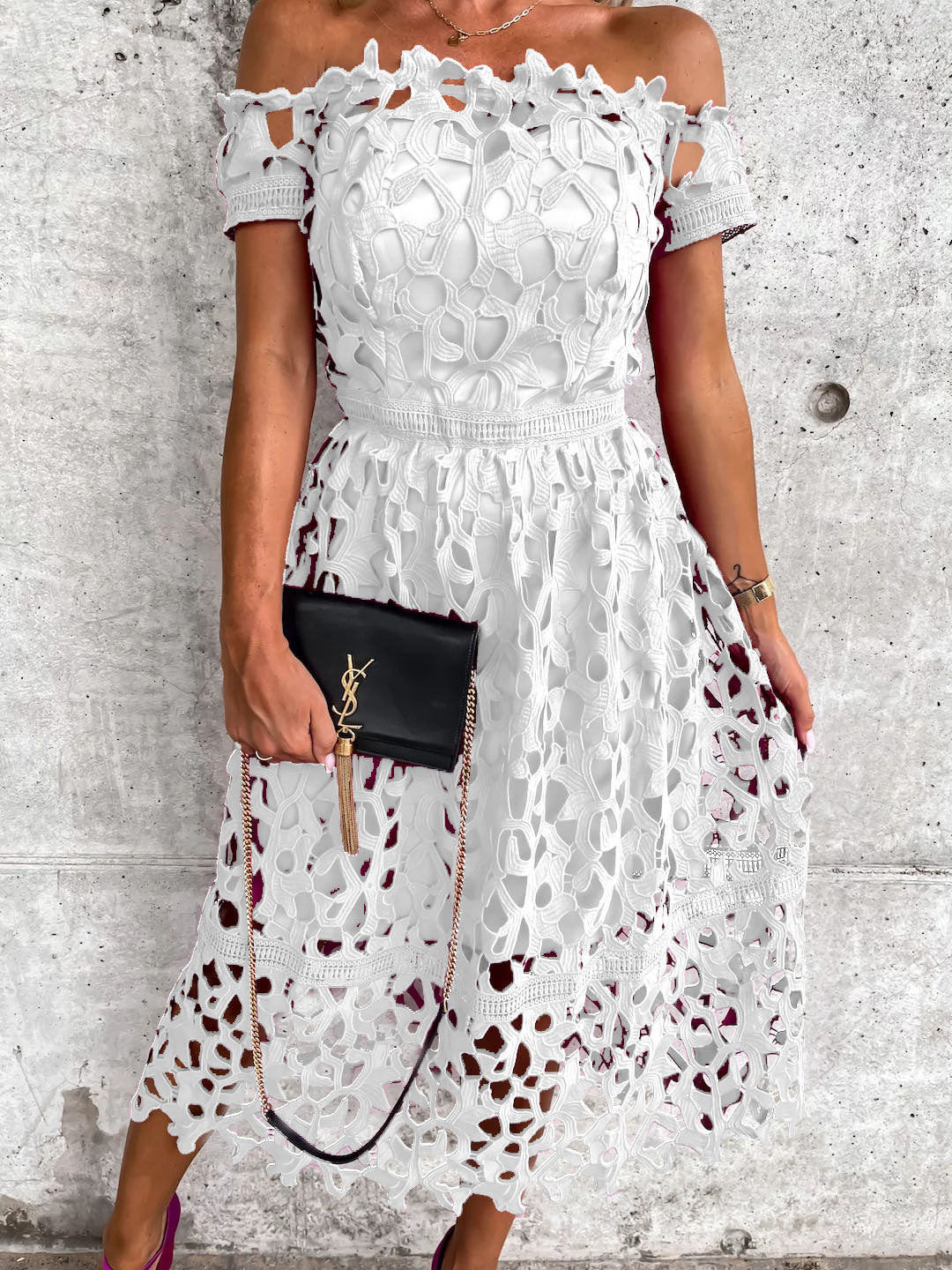 Dame Off-Shoulder Kjole med florale Hækling-detaljer og elastisk Taljebånd Stiila