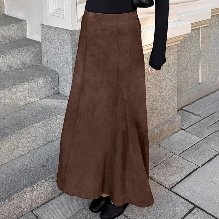 Dame maxiskørt i blødt ruskindsimitat med elegant fald og høj slit Stilla