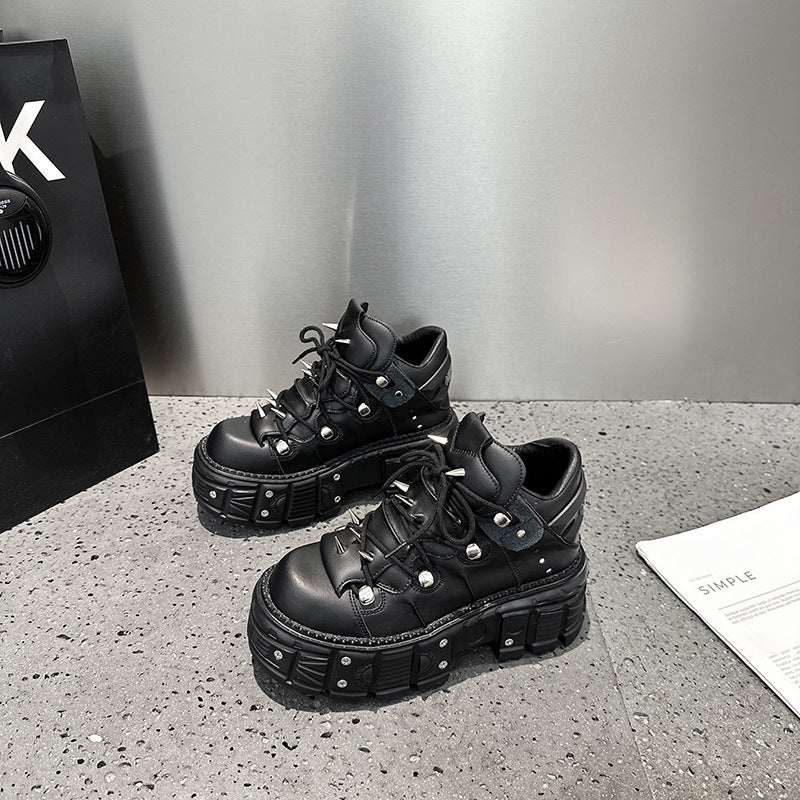 Dame Chunky High-Top Sneakers med ekstravagant profil og robuste applikationer Stilla