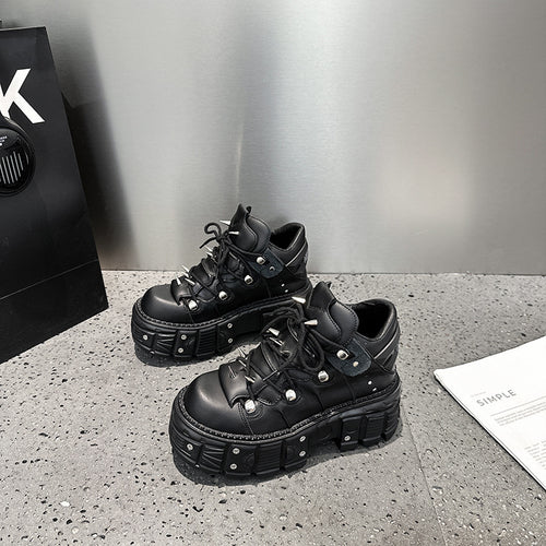 Dame Chunky High-Top Sneakers med ekstravagant profil og robuste applikationer Stilla