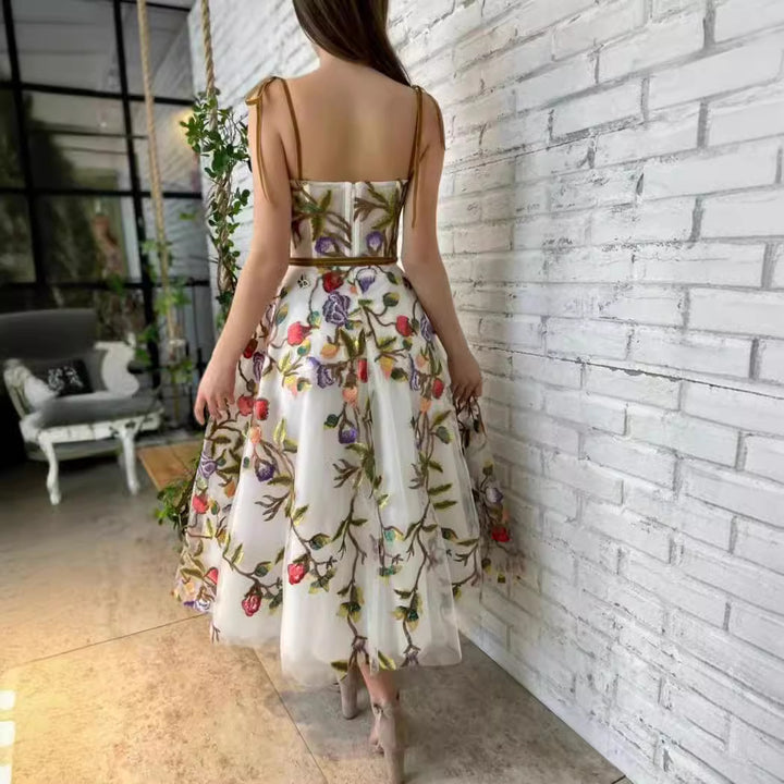 Dame elegant og detaljeret broderet aftenkjole Stilla