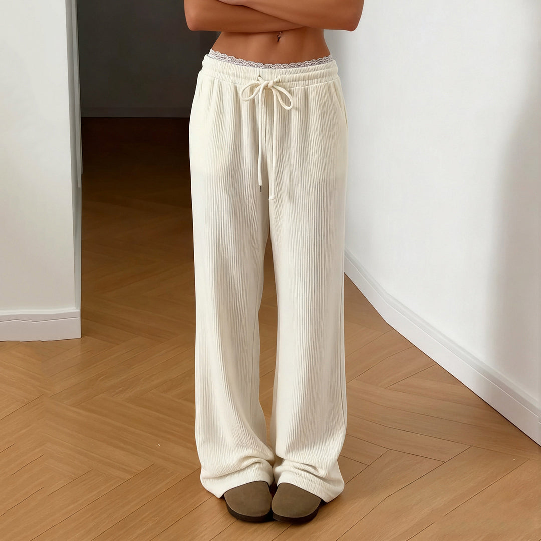 Dame Flared Sweatpants med elastisk talje og komfortabelt design Skovae