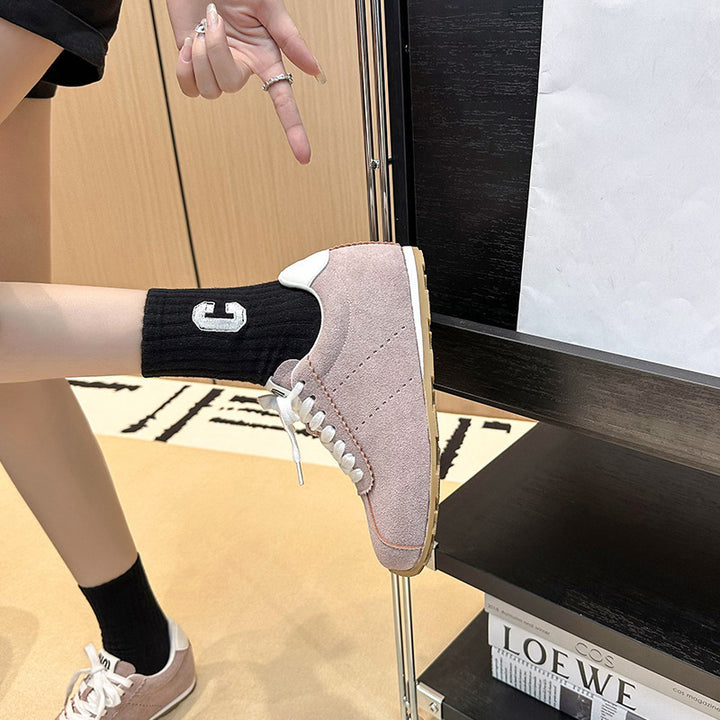 Dame retro-inspirerede ruskindsneakers med bølget design Stilla
