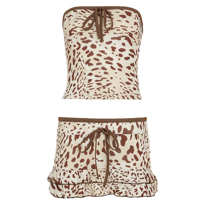 Damen Bandeau-Bikini-Set mit Rüschenshorts und stylischem Tiermuster Skovae