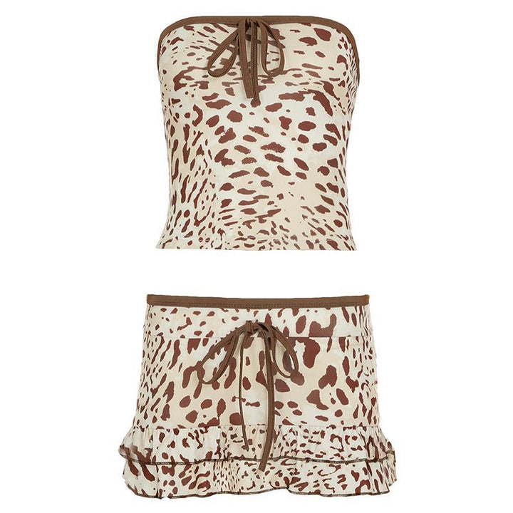 Damen Bandeau-Bikini-Set mit Rüschenshorts und stylischem Tiermuster Skovae