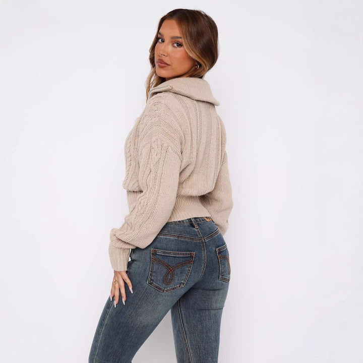Kvinders fashionable kort strikket cardigan med kabelmønster og lynlås Stilla