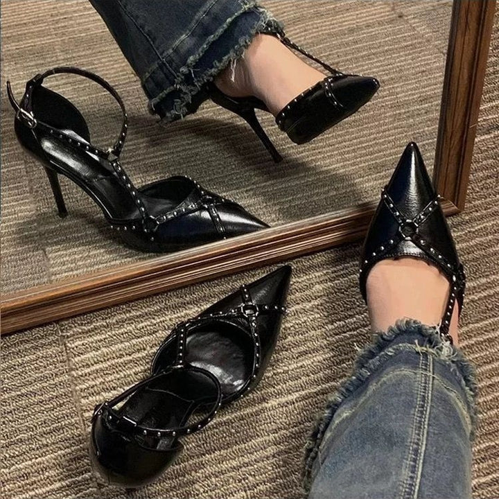 Dame Stiletto-højhælede sko med dekoreret rem-design og elegant snit Stilla
