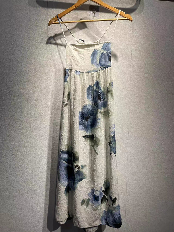 Dame flydende maxikjole med blomsterprint og fine spaghetti-stropper Stilla