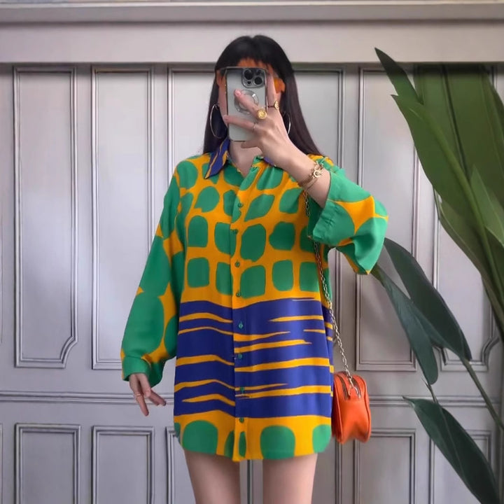 Dame skjortekjole med farverigt geometrisk design og knapdetaljer Stilla