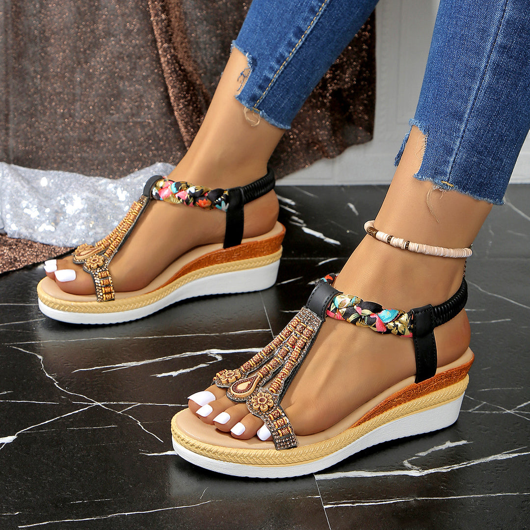 Dame wedge-sandaler med kunstneriske dekorative detaljer og komfortabel fodseng Stilla