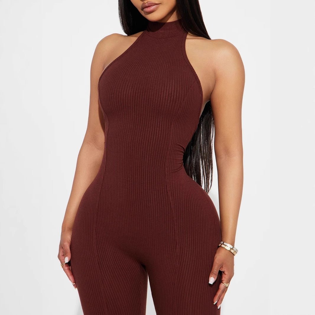 Dame figursyet jumpsuit med høj krave og ribstruktur Skovae