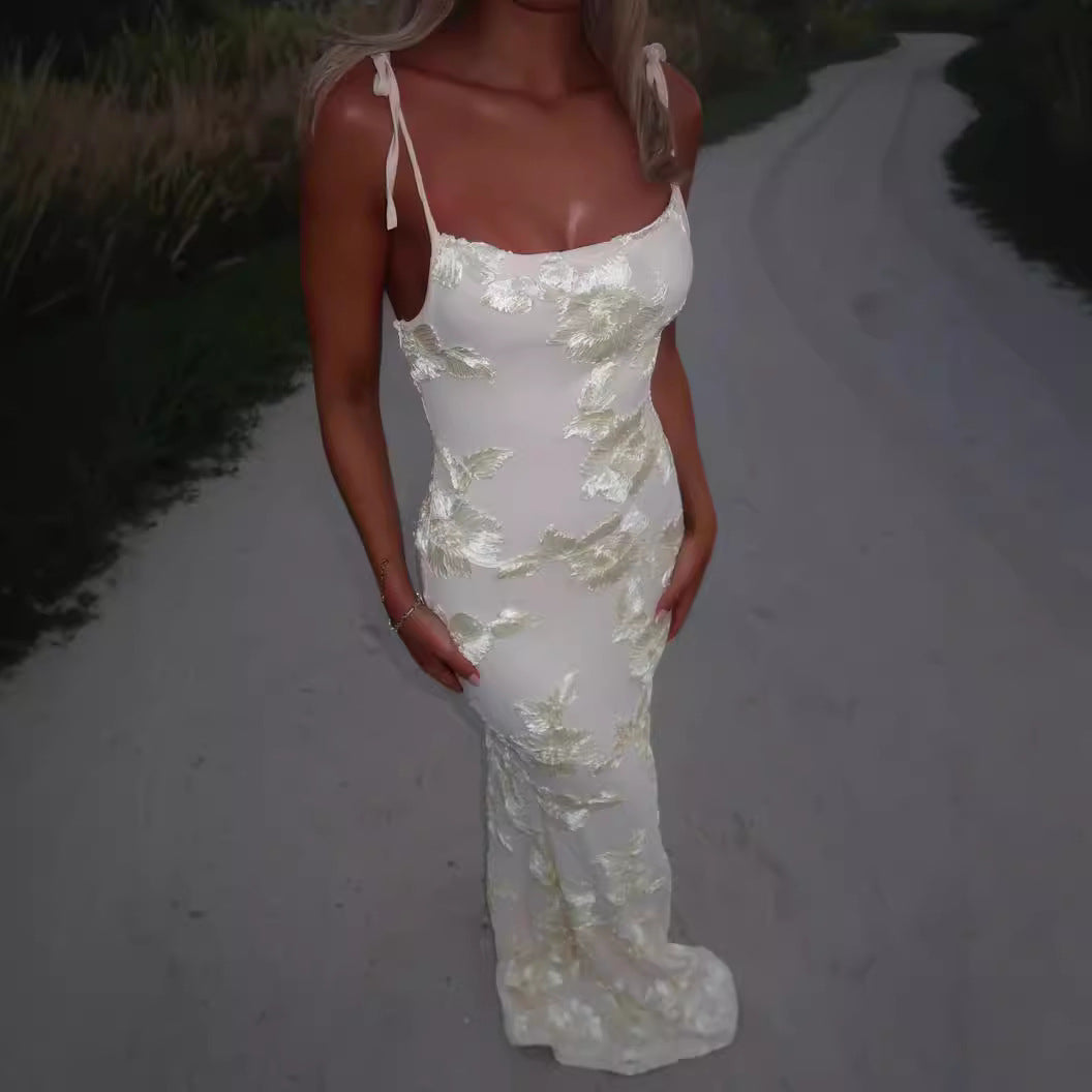 Dame Elegant blomster broderet kjole med strapless silhuet Skovae