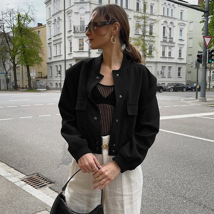 Dame Trendy Bomberjakke med moderne lommer og sporty design Stilla