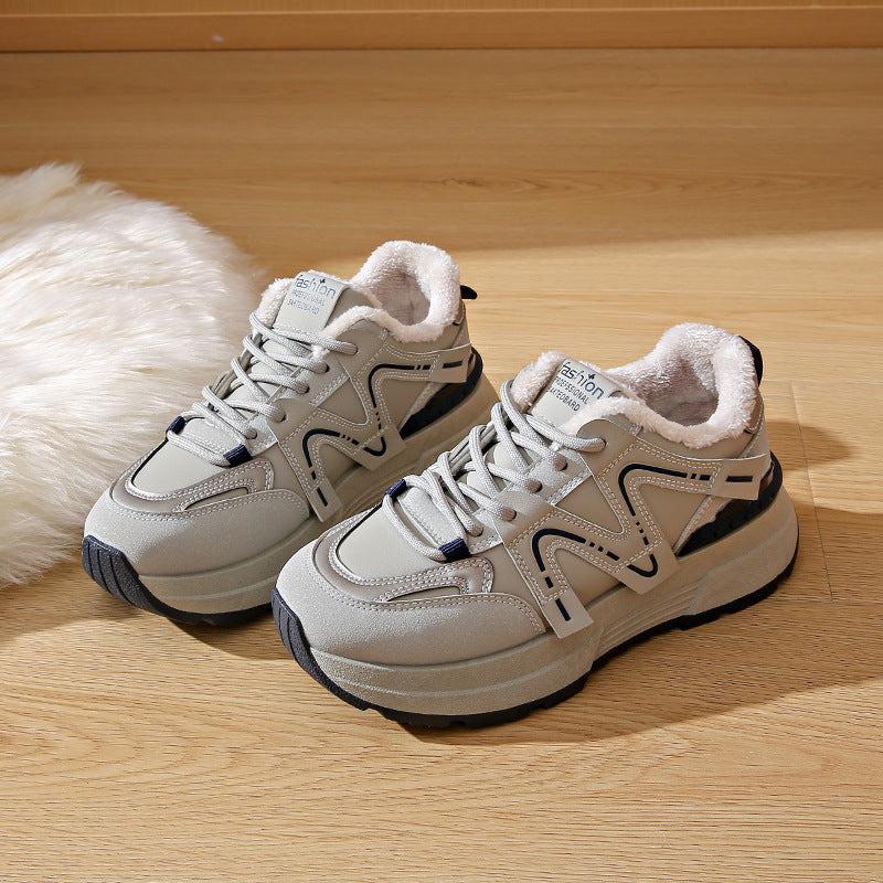 Dame sporty sneakers med polstret indersål og skridsikker ydersål Stilla