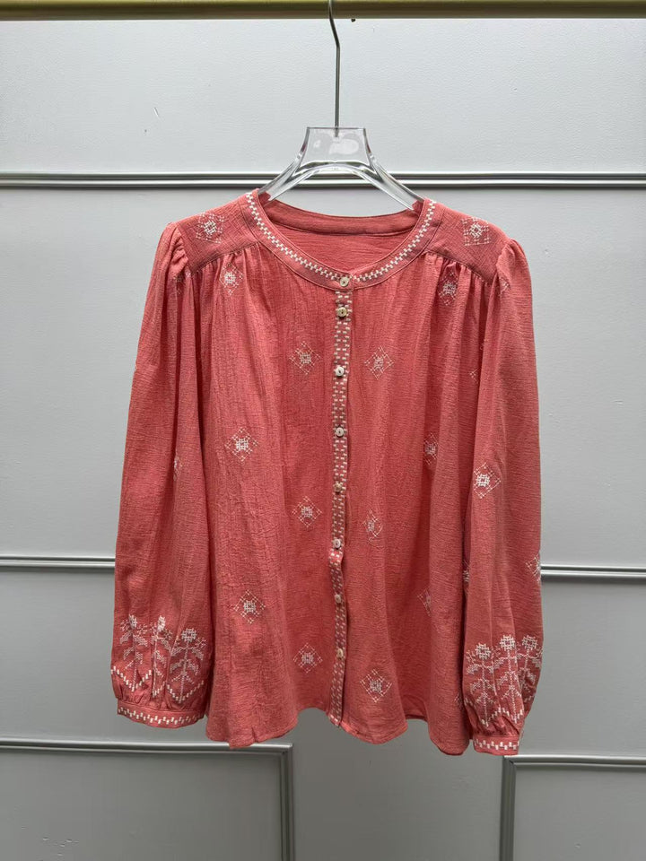 Dame romantisk bluse med broderet design og afslappet snit Stilla