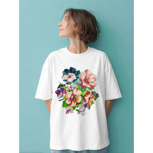 Dame T-shirt med livligt floraldesign og oversized snit Stilla