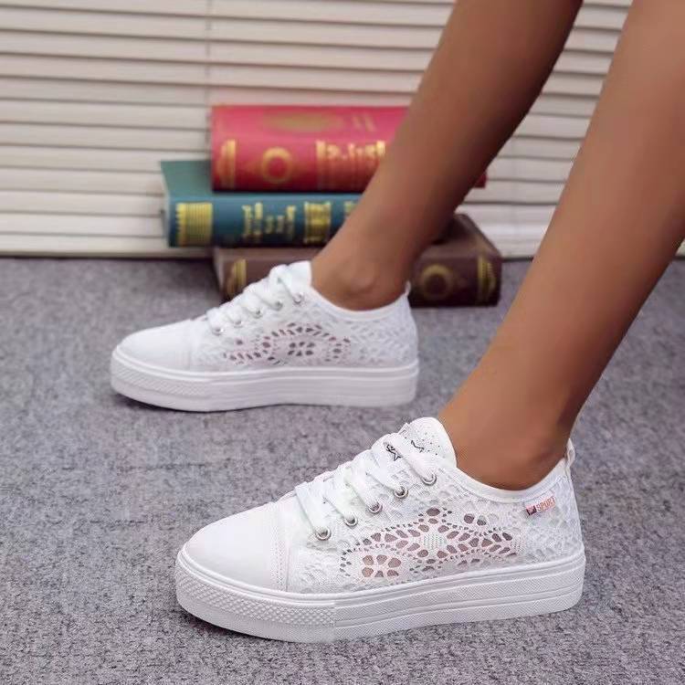 Dame sneakers med filigran spidsmønster og skridsikker sål Stilla