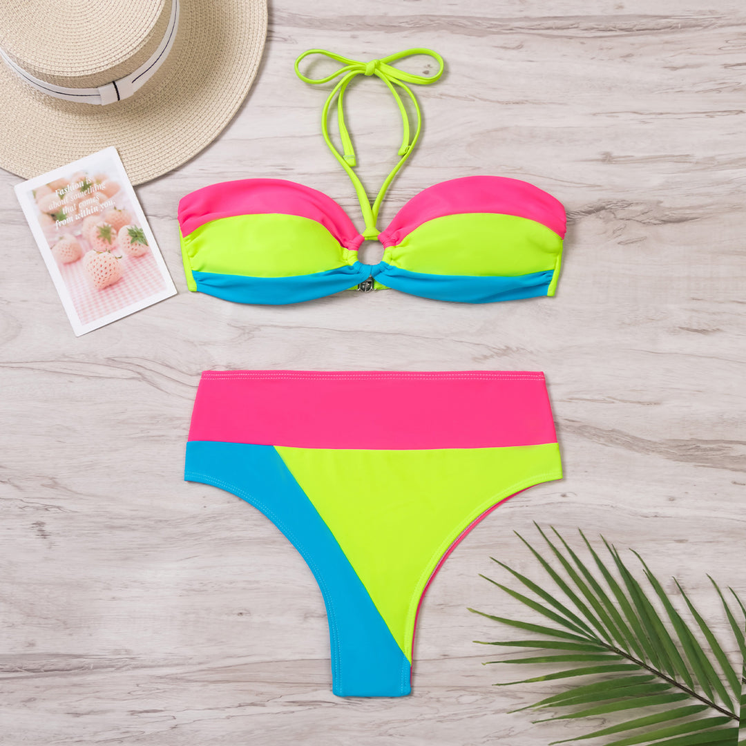 Dame bandeau-bikini med kontrasterende farvekombinationer Skovae