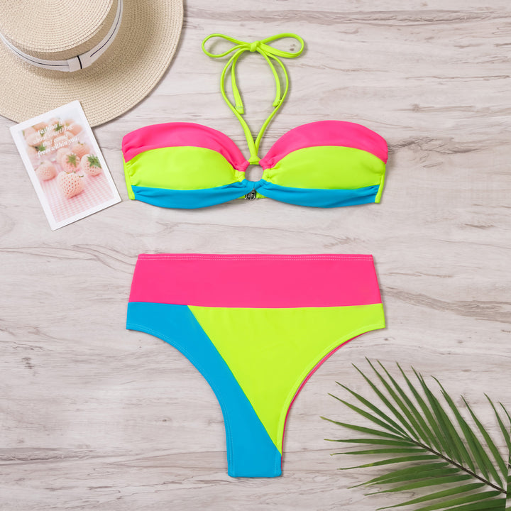 Dame bandeau-bikini med kontrasterende farvekombinationer Skovae