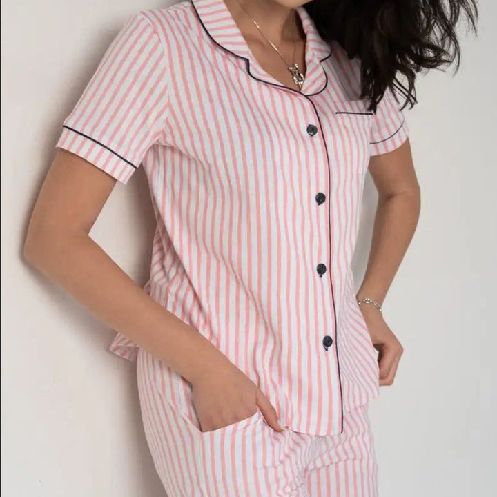 Dame Pyjama-sæt i elegant stribet design Stilla