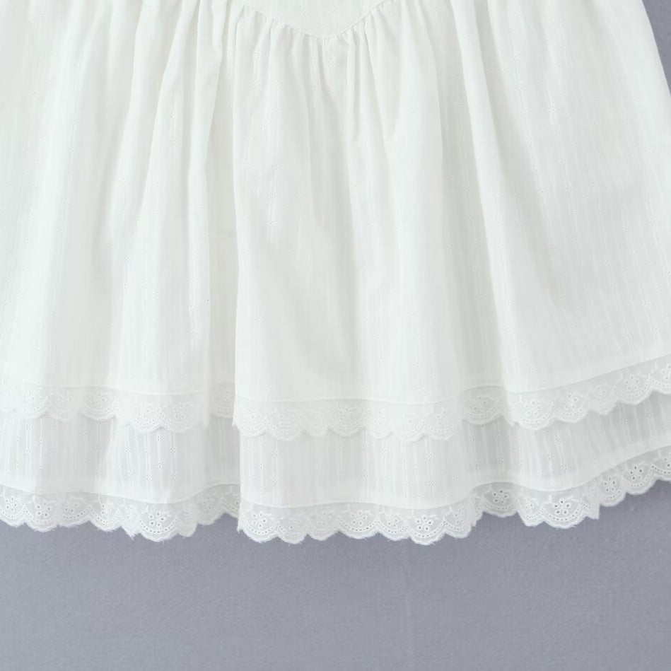 Dame off-shoulder mini-kjole med legende flæsekant og fine blonde accents Stilla
