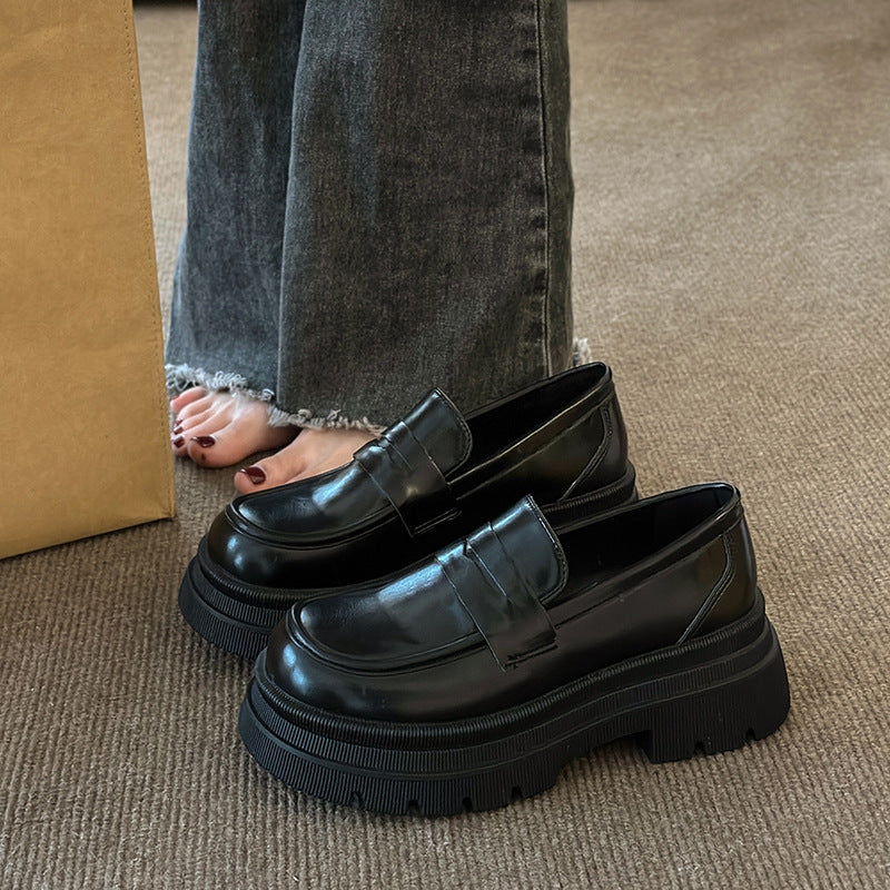 Dame plateausko i elegant loafer-stil med skridsikker gummisål Stilla