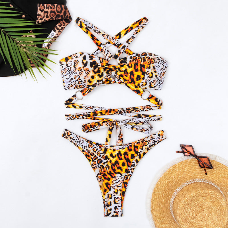 Dame Bandeau-bikini med raffineret snøreskud og gyldne accenter Stilla