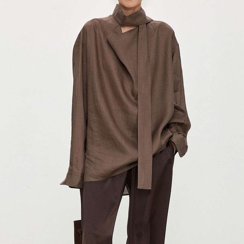 Damebluse med asymmetrisk krave og afslappet snit Stilla
