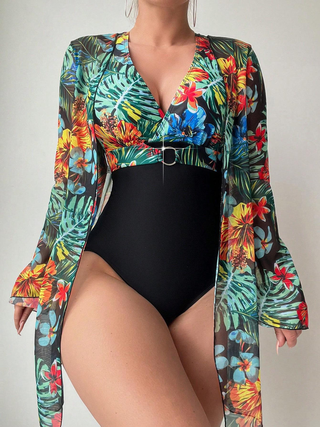 Dame Én-delt Badedragt med gennemsigtig Kimono og fashionable detaljer Stilla