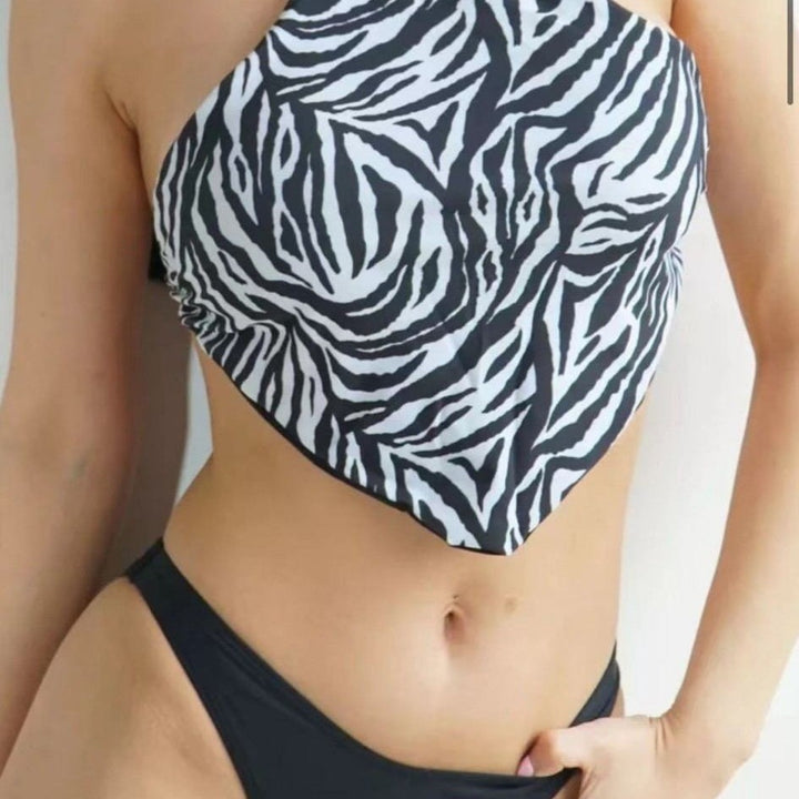 Dame Triangel-Bikini med moderne halterneck og elegant snøring Skovae