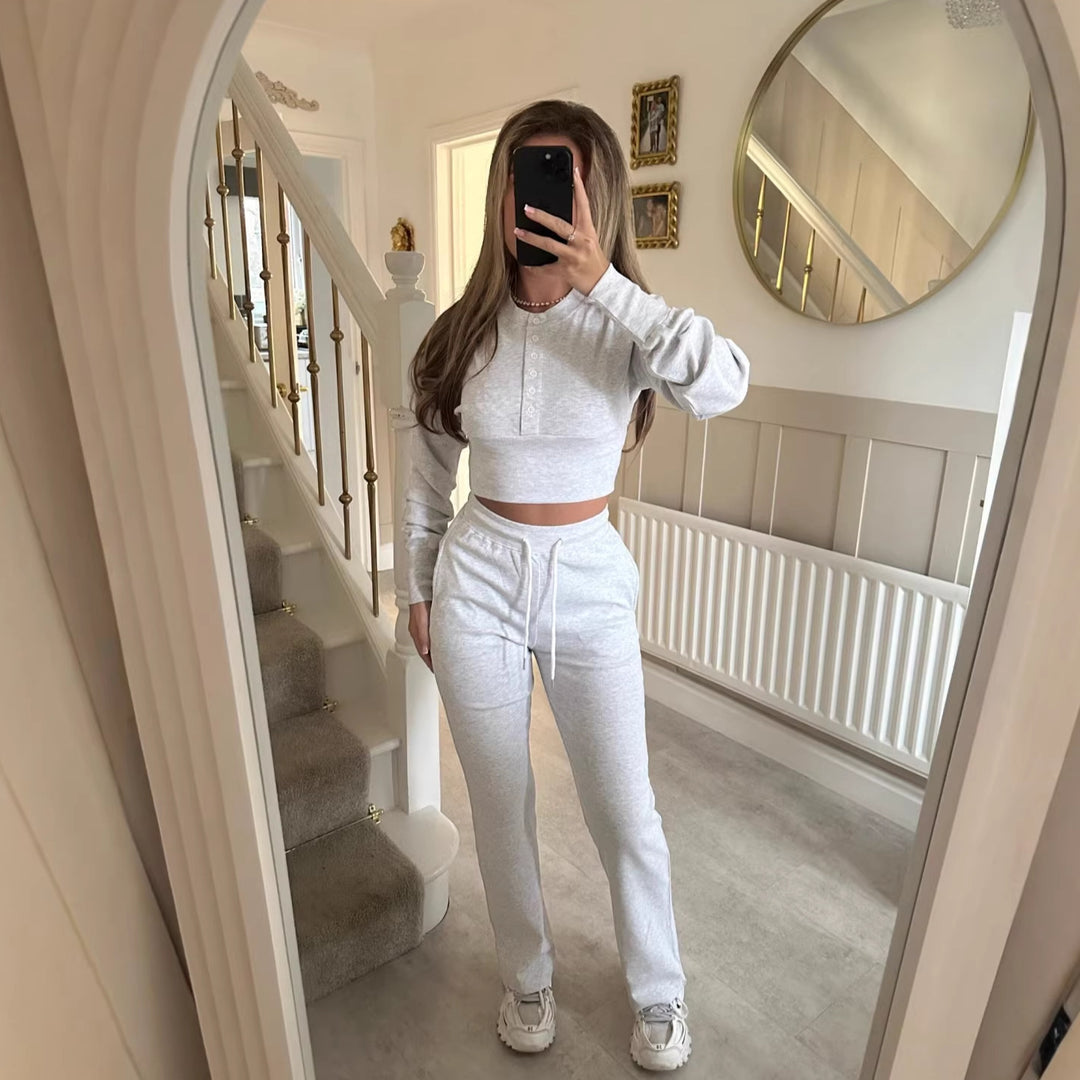Kvinders afslappede fritids sæt med cropped sweatshirt og komfortable joggers Skovae