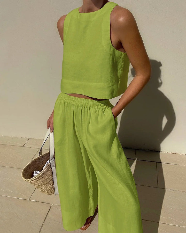 Dame fashionable sommerensemble i let linnedesign Stilla