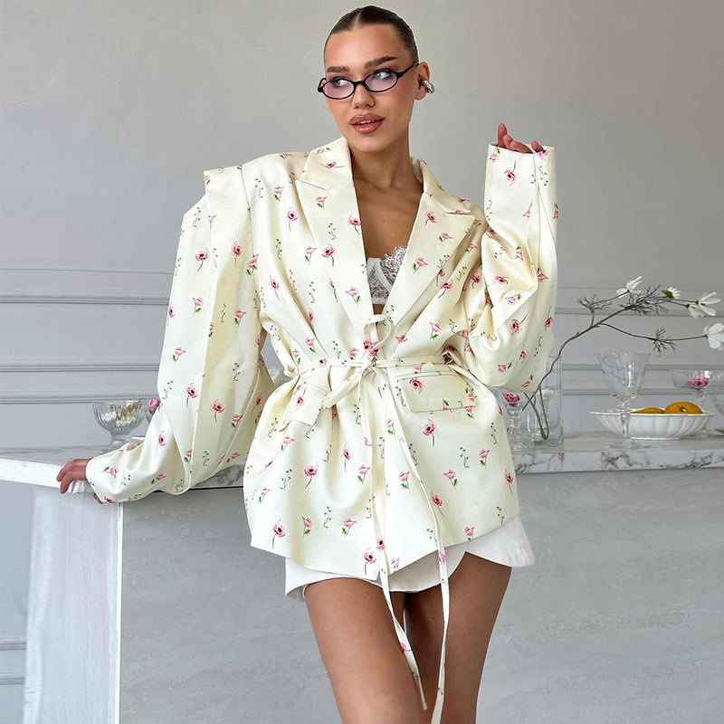 Dame blazer med taljebælte og moderne puffærmer Stilla