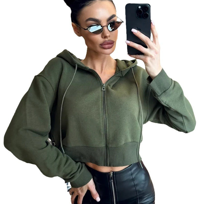 Kvinders cropped hoodie med lynlås og sidelommer Skovae