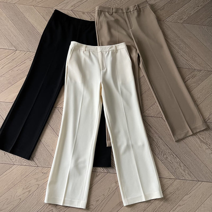 Dame elegant skåret bluse med afslappet pasform og brede bukser Stilla