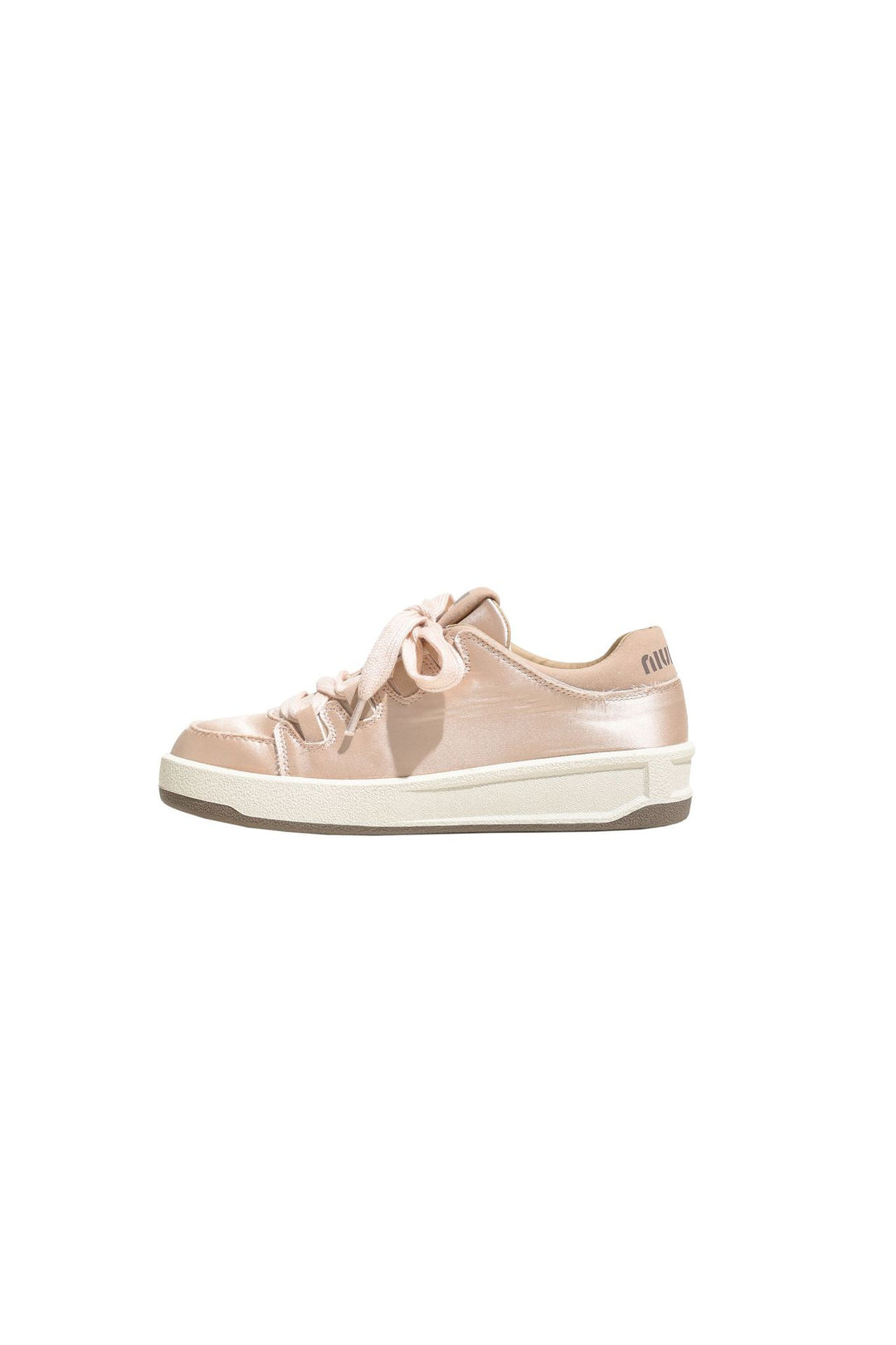 Dame Sneakers med skinnende satin-overdel og innovativt snøresystem Stilla
