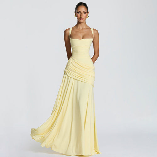 Damen Maxikleid mit dekorativen Rüschendetails und eleganter Taillierung Skovae