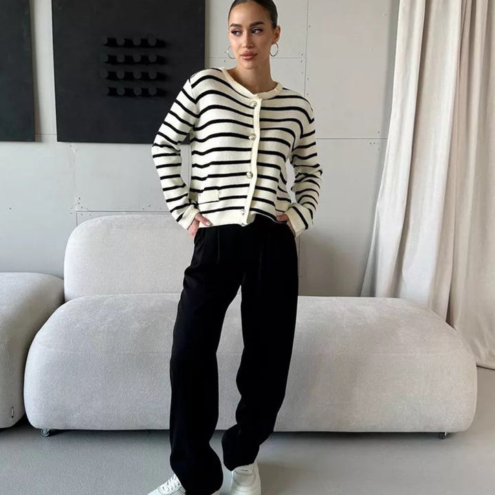 Femme Ge cropped stribet cardigan med knaplukning Stilla