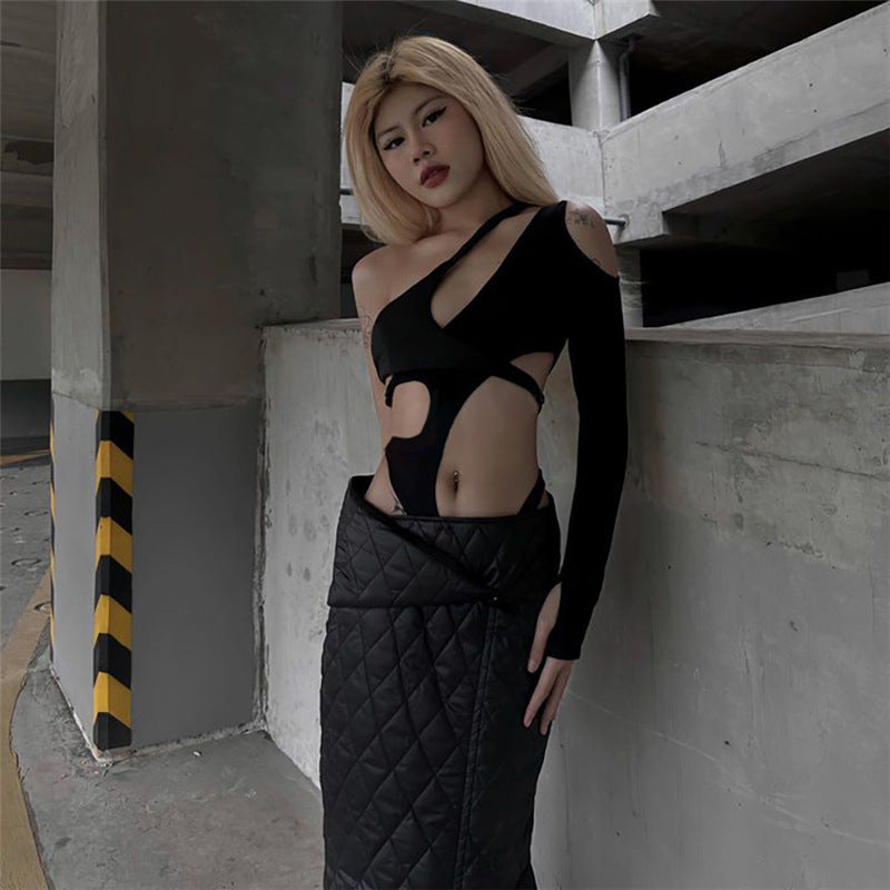 Dame heldragt med asymmetrisk snit og spændende cut-out-design Stilla