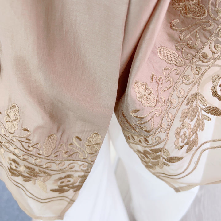 Dame Elegant og luftig damejakke med kunstneriske broderier Stilla