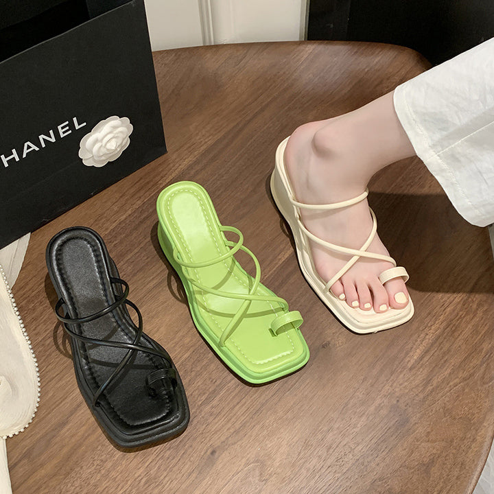 Dame Plateau-Sandaler med elegant Cross-Design og skridsikker sål Stilla