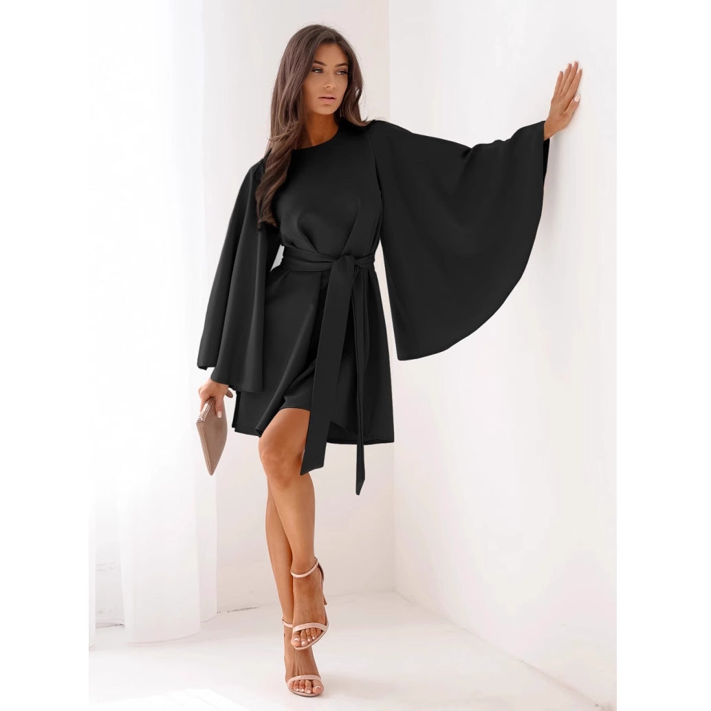 Dame Mode Cocktailkjole med elegant Kimono-design og taljebælte Stilla